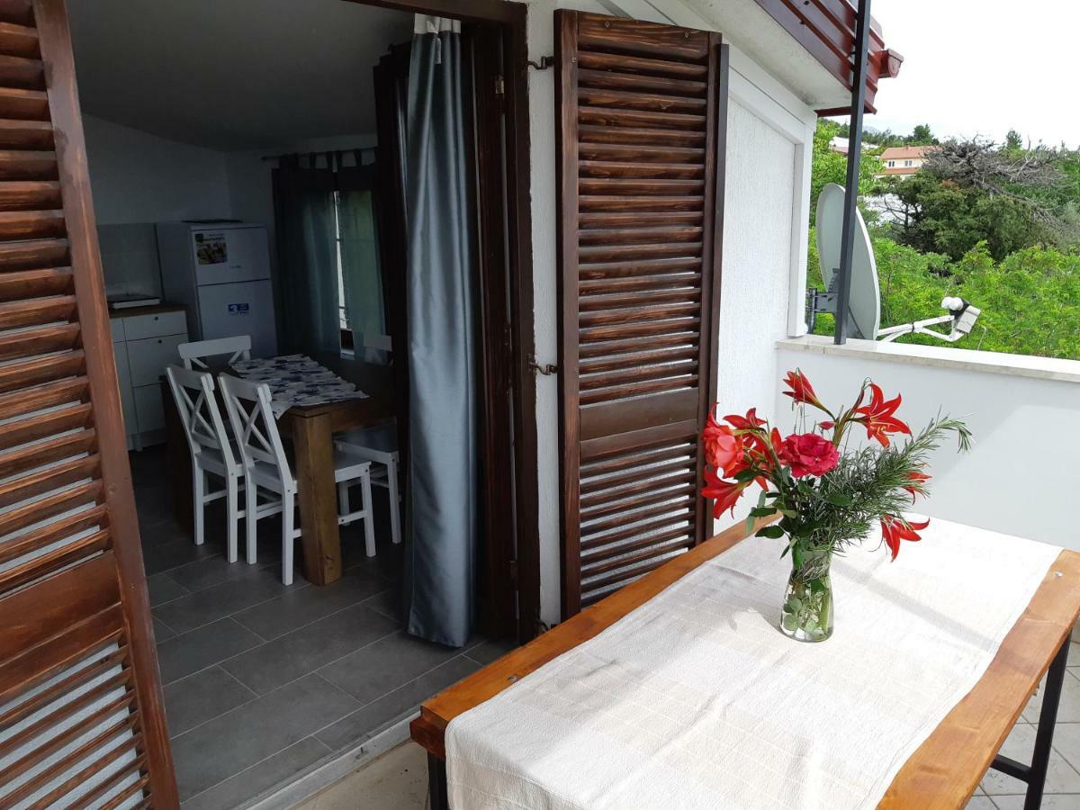 Apartments Vukelic Starigrad Paklenica Exterior photo