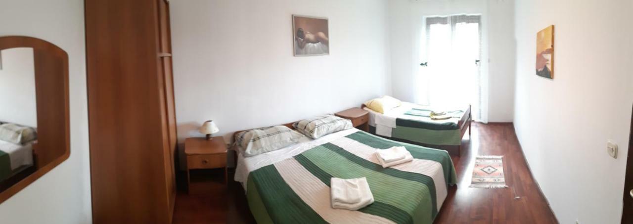 Apartments Vukelic Starigrad Paklenica Exterior photo